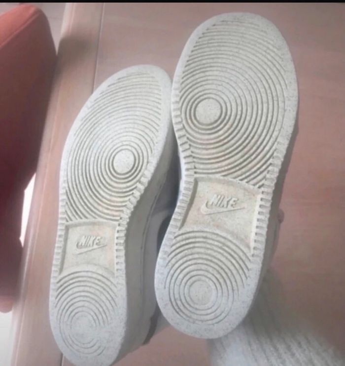 Paire de baskets Nike taille 38 - photo numéro 4