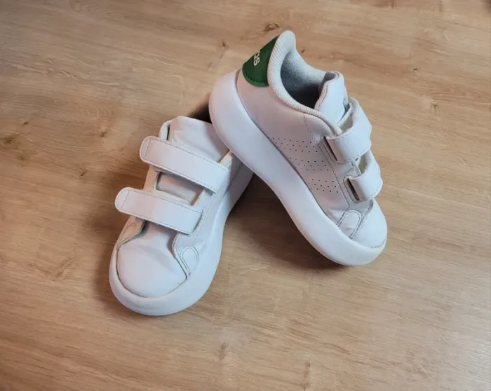 Baskets Adidas Advantage taille 26 - photo numéro 2