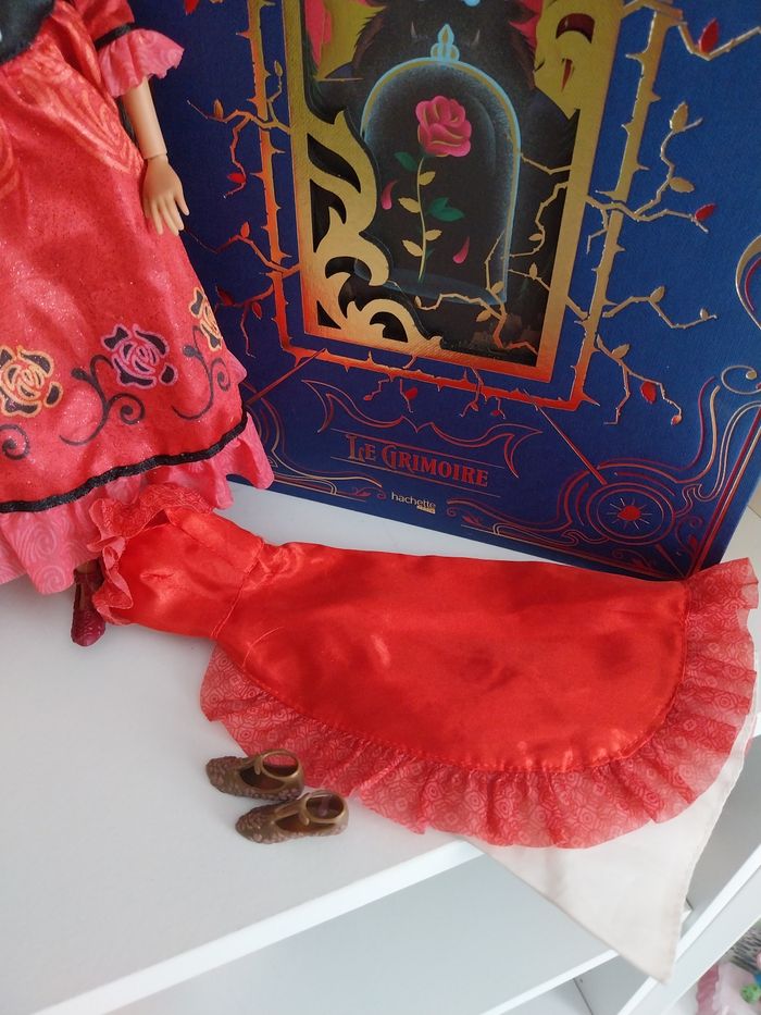 Poupée Elena d'Avalor Wardrobe Set Elena avec 3 tenues Disney - photo numéro 4