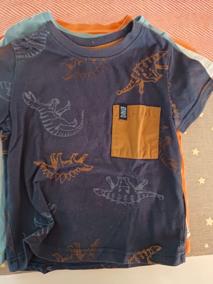 Lot de 5 tee shirt dinausores - photo numéro 6