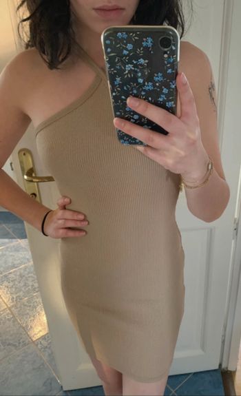 Robe moulante beige