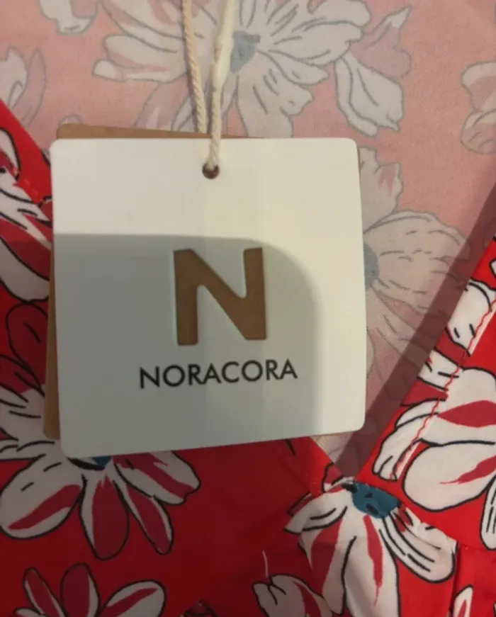 Robe rouge fleurie – Noracora – Taille S – Neuve avec étiquette - photo numéro 4