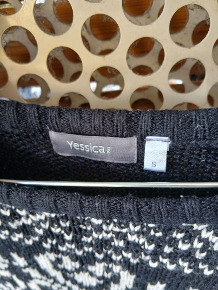 Robe pull courte noire et blanche - photo numéro 3