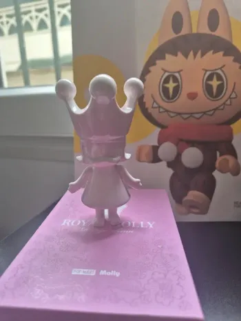 Pop mart Royal Molly Rouge Chine