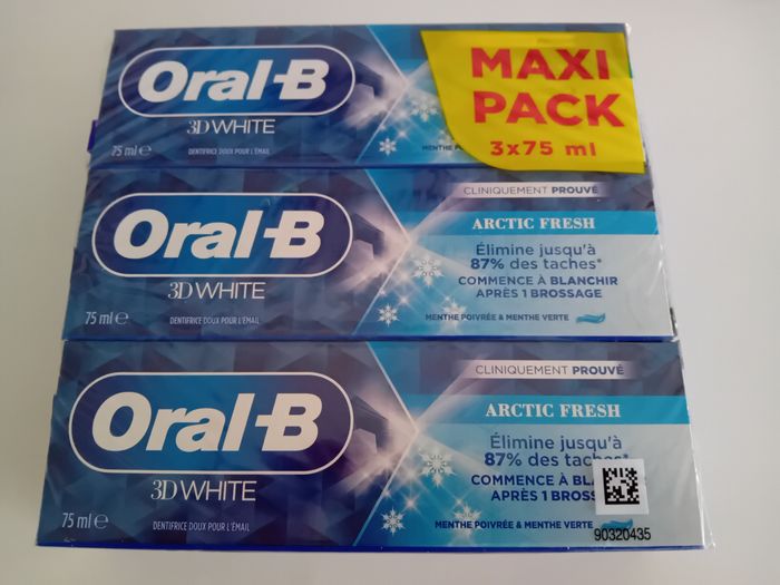 3 dentifrices oral-B 3D white