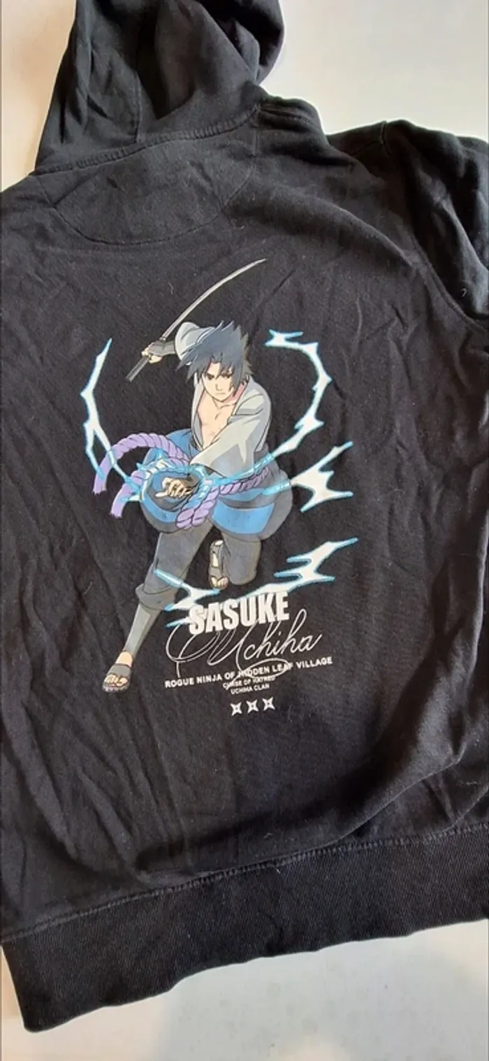 Lots deux sweats capuches Naruto achetés dans la boutique Celio - photo numéro 5