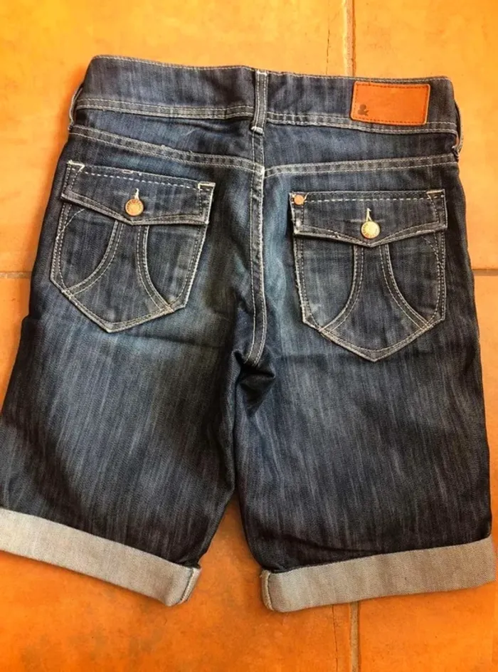 Short H&M  état  neuf (32) - photo numéro 2