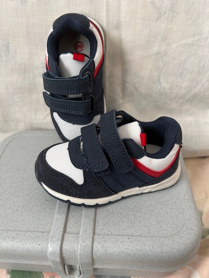 Paire de baskets taille 20