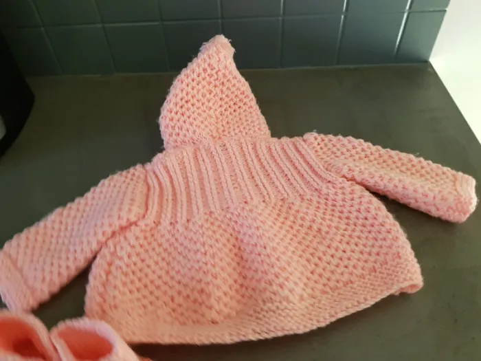 Veste et chaussons tricot bébé fille - photo numéro 3