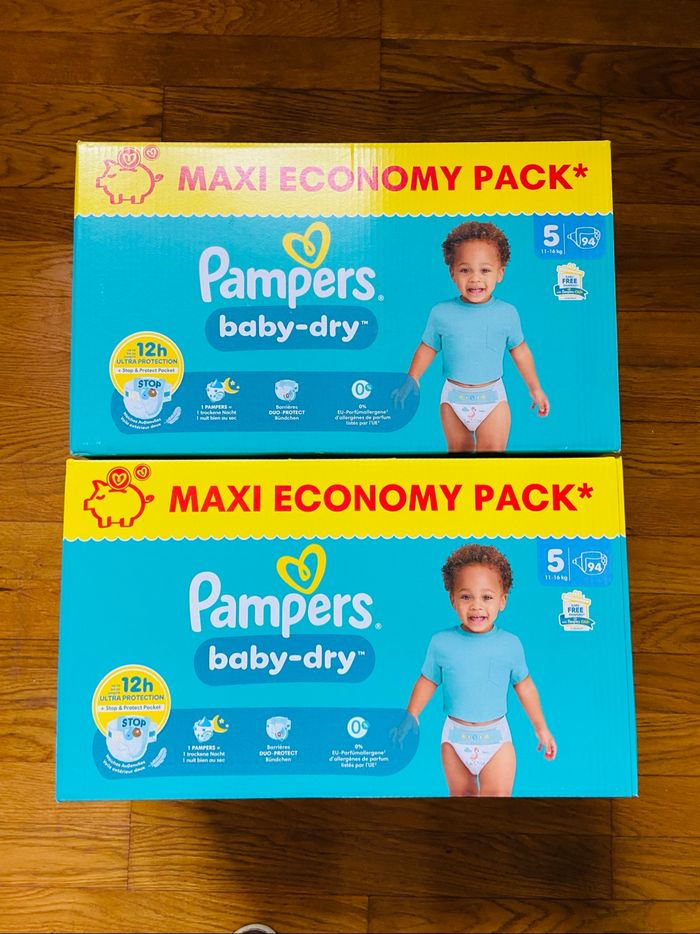 2 maxi packs de couches Pampers Baby Dry taille 5