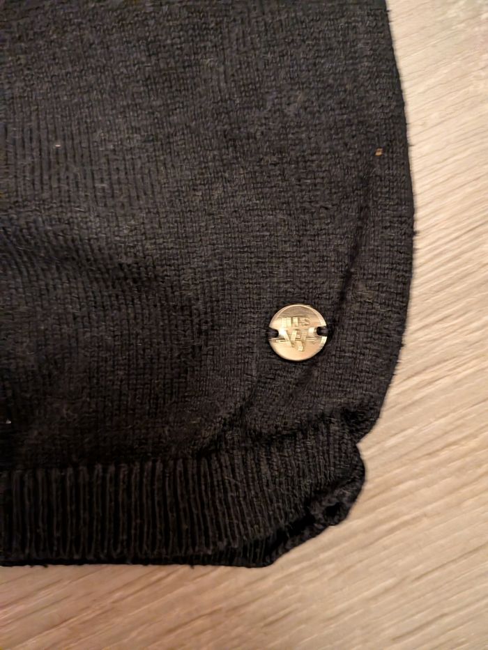 Haut noir - photo numéro 2