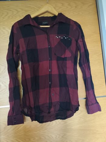 Chemise à carreaux rouge et noir