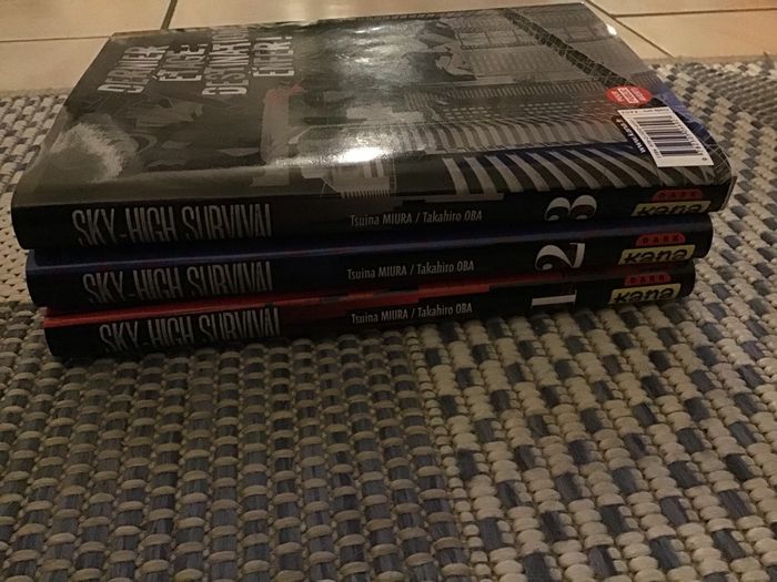 Lot 3 mangas Sky-High Survival très bon état kana livres - photo numéro 3