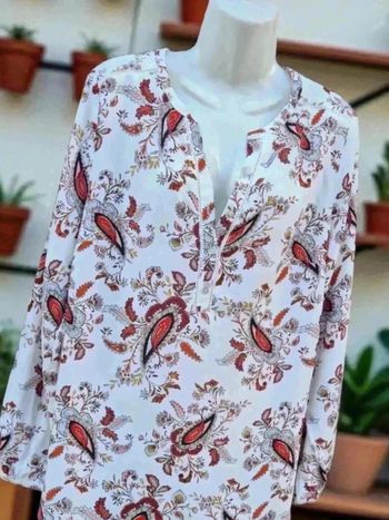 Blouse 🌹 M 🌹