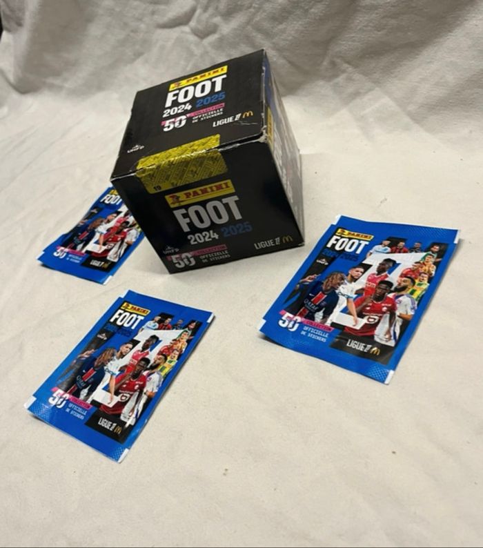 Ensemble Box + 3 sachets Panini stickers Foot 50 collection 2024/2025 - photo numéro 2