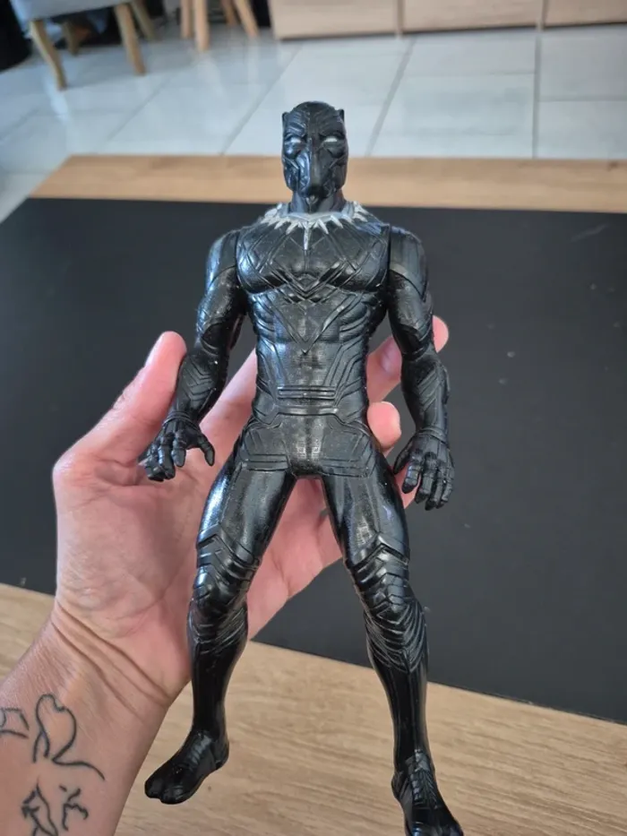 Figurine black panther - photo numéro 2