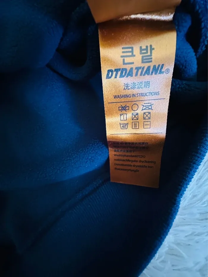 Sweat original Stitch x The Smurfs – Datian Studio – Edition limitée - photo numéro 8