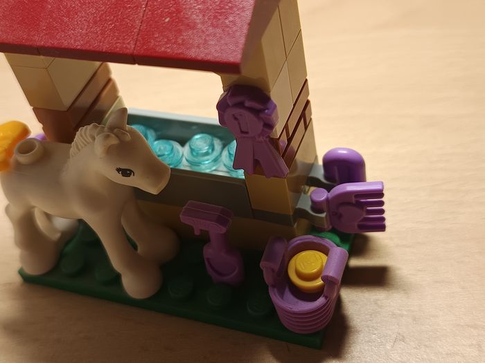 🐎🏇🏻🎠 Mini écurie Lego Friends avec auge et set complet de soin du cheval - photo numéro 2