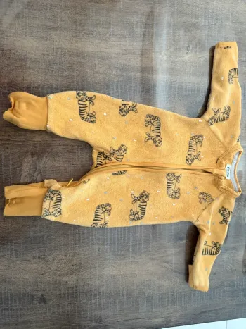 Pyjama avec tigre bébé dim