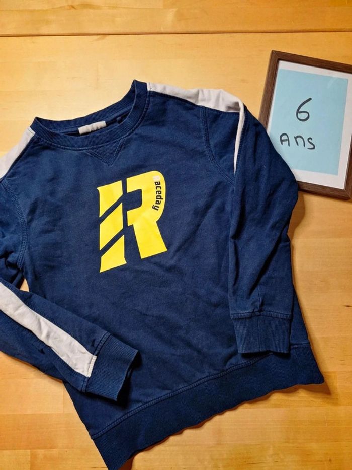 T-shirt manches longues pour garçon taille 6 ans Marque ovs très bon état