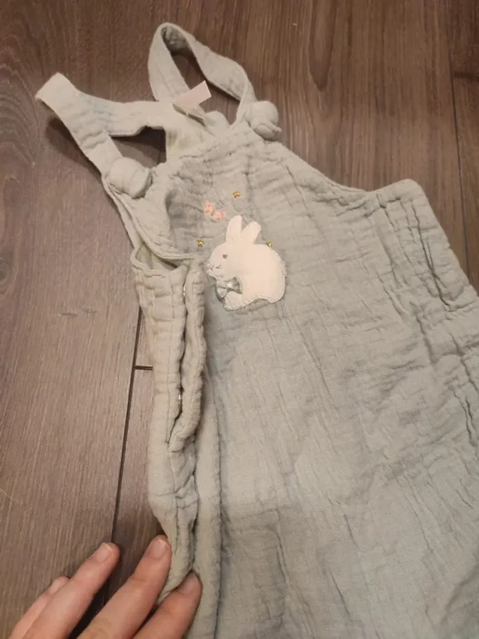 Salopette lapin vert d'eau 9 mois orchestra très bon état - photo numéro 5