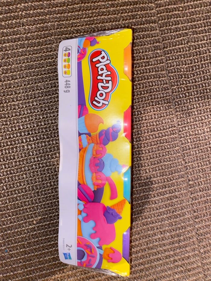 Lot 4 pots de pate à modeler play doh