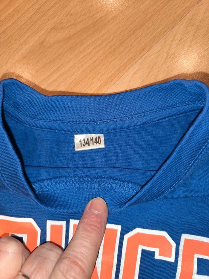 T-shirt bleu taille 9-10 ans jamais porté - photo numéro 2