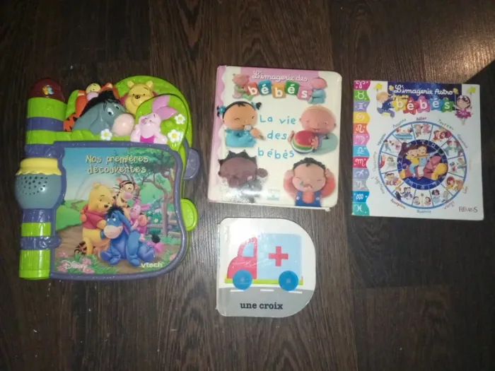 Lot livres + un tableau - bébé - winnie l'ourson - photo numéro 2