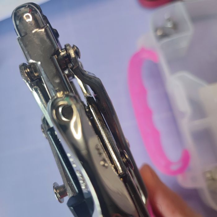 Perforatrice we r memory Keepers pince crop a dile rose avec boîte et oeillets - photo numéro 6