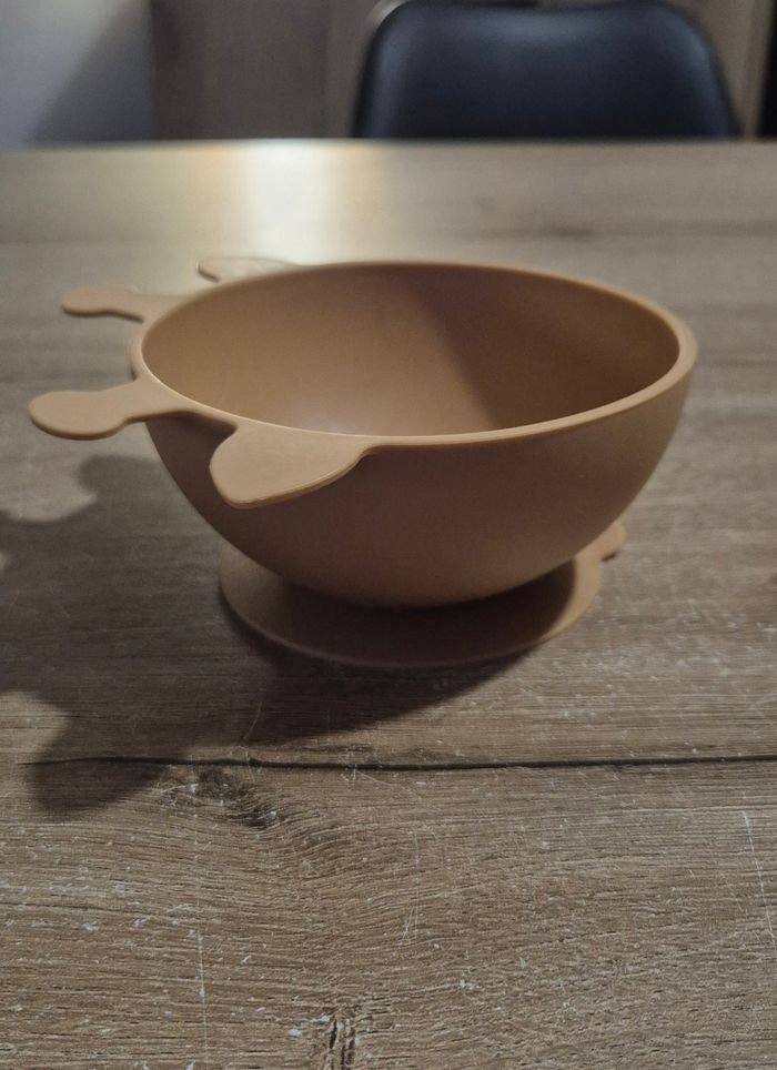 Bol et gobelet girafe en silicone - photo numéro 3