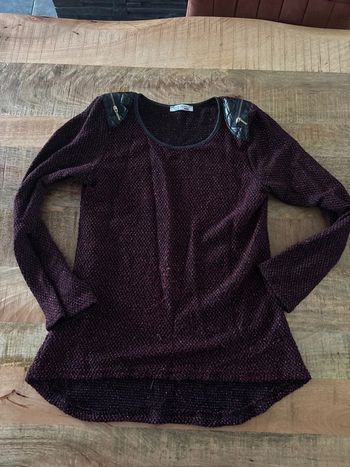 Pull couleur bordeaux