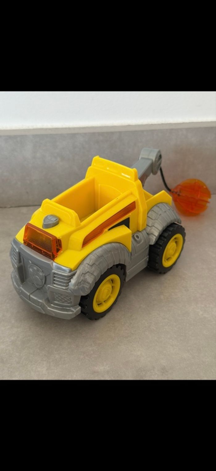 Voiture jaune Ruben Pat Patrouille - photo numéro 1