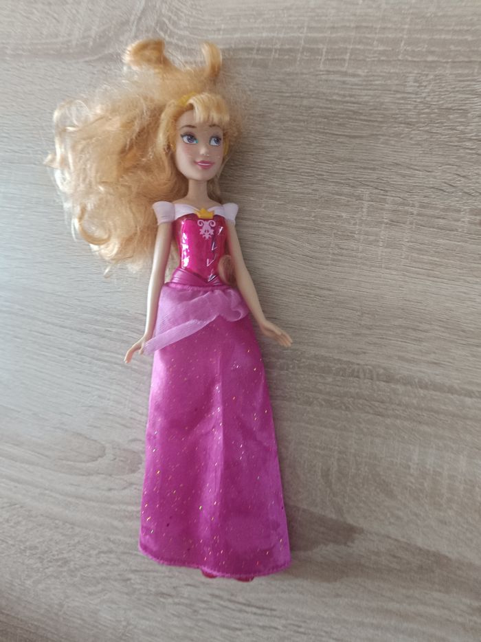 Barbie aurore la belle au bois dormant