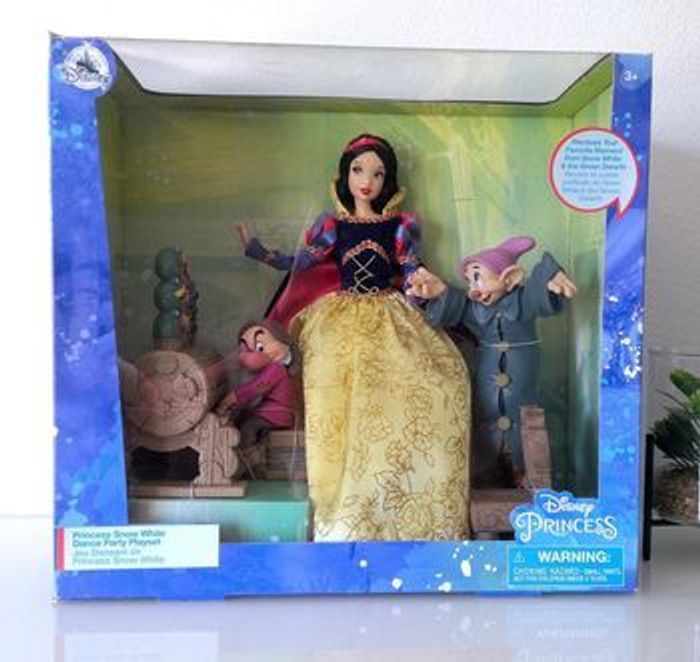 Coffret deluxe "Blanche Neige" Disney NEUF - photo numéro 2