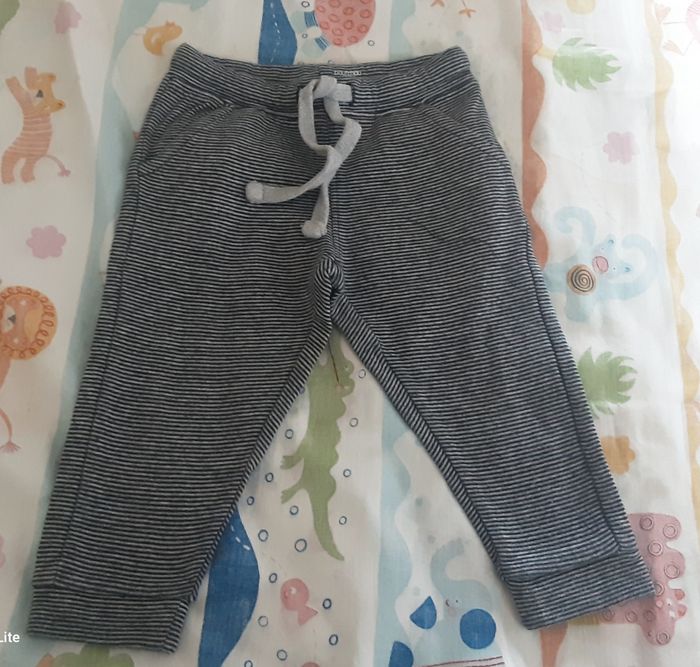 Thee shirt et pantalon  jogging - photo numéro 2