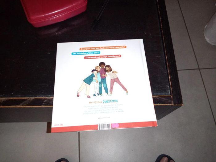 livre Vivre en societé - photo numéro 2