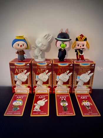 PopMart Labubu SÉRIE D’ART “THE MONSTERS” – Set de 4 figurines