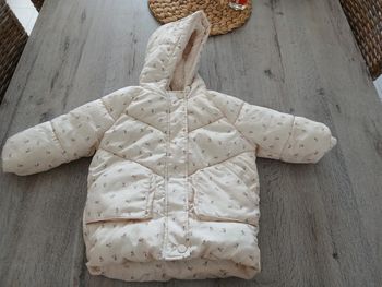 Manteau beige fleuri