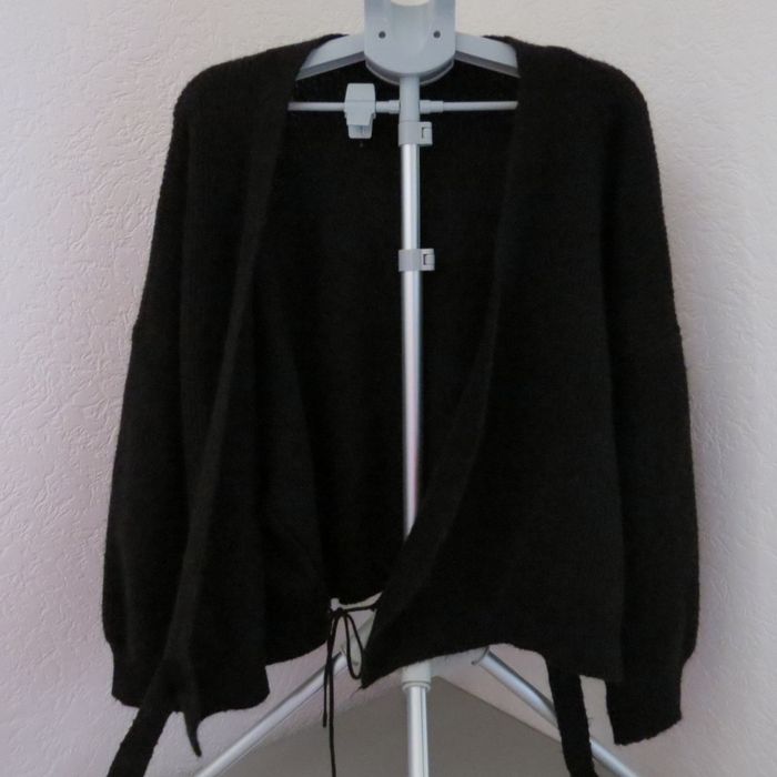 Joli pull cache-cœur noir – doux & confortable🤩