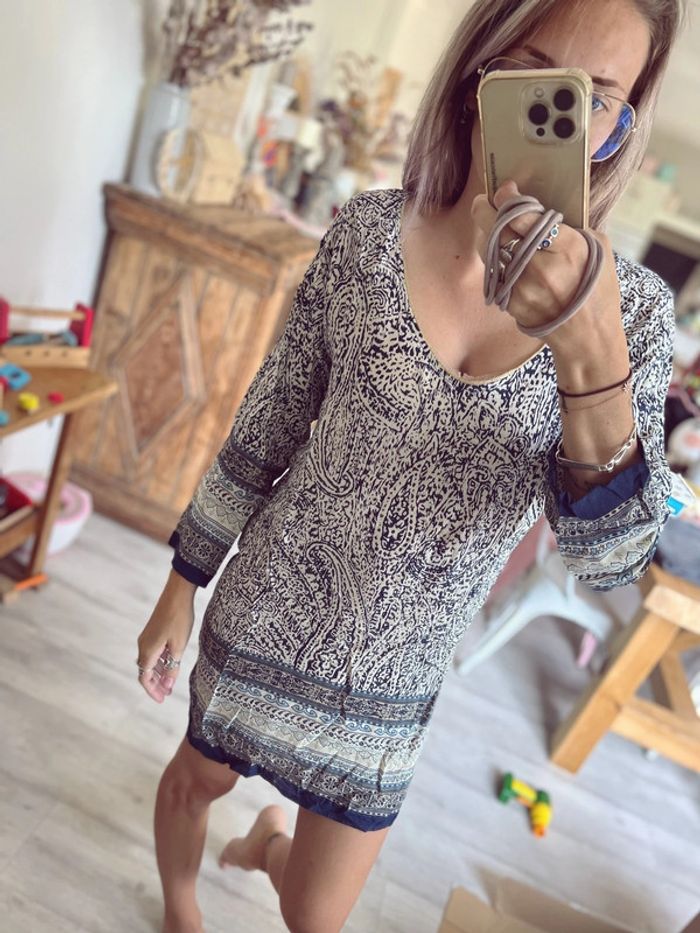 Robe femme à motif bleu marine neuve - photo numéro 3