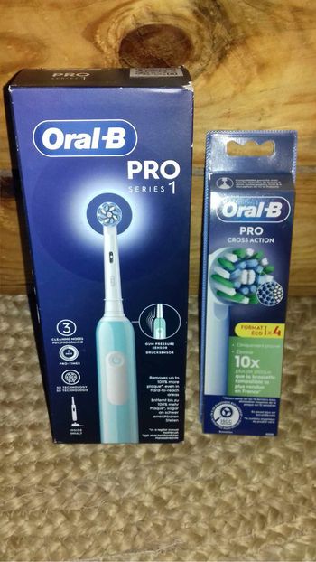 Brosse à Dents OralB Pro1 25€