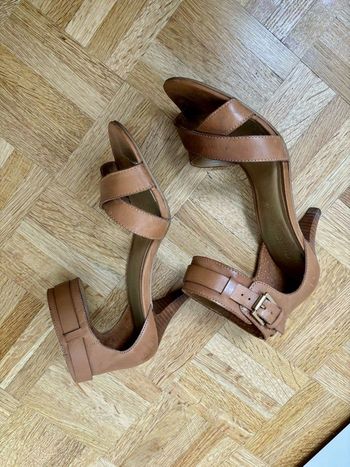 Escarpins camel en cuir Minelli pointure 38