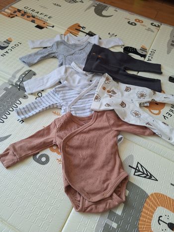 Lot de bodies 1 mois