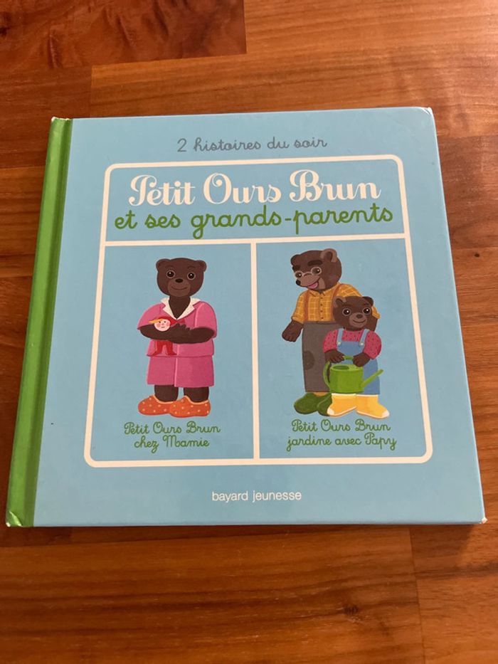 Petit ours brun & ses grands parents