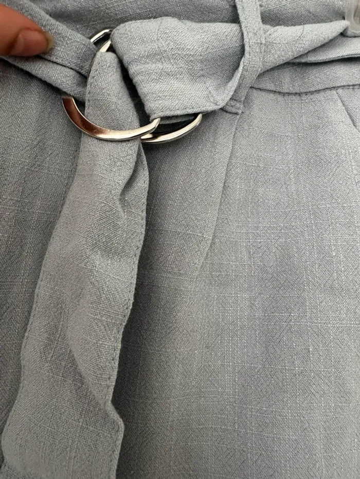 Short en lin bleu avec ceinture - photo numéro 3