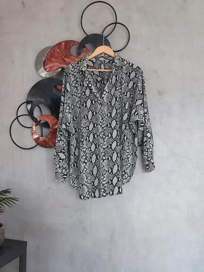 Blouse imprimé python gris Shein - photo numéro 2