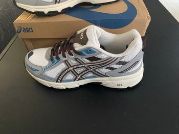 Baskets Asics Gel Ventura 6 pointure 41