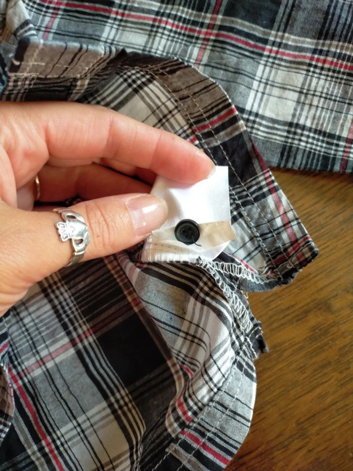 Jolie chemise à carreaux 23 mois - photo numéro 4