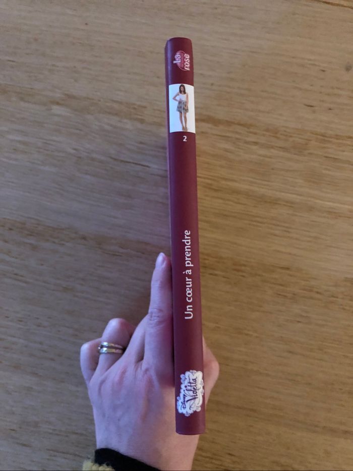 Livre Violetta - Un cœur à prendre tome 2 - photo numéro 3