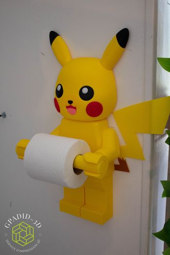 Dévidoir de papier toilette ou simple décoration murale dans un style Lego 